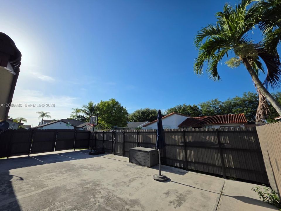 For Sale: $695,000 (3 beds, 2 baths, 1596 Square Feet)