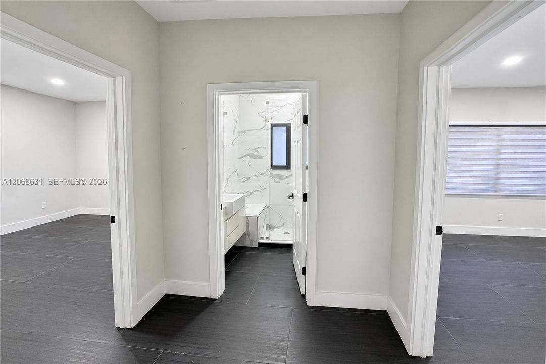 В аренду: $4,500 (3 спален, 2 ванн, 1331 Квадратных фут)