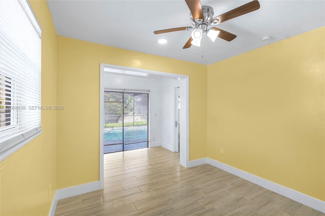 For Sale: $475,000 (3 beds, 2 baths, 960 Square Feet)
