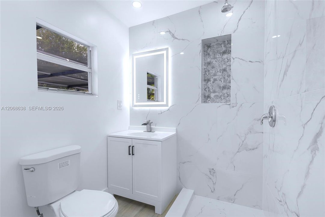 For Sale: $475,000 (3 beds, 2 baths, 960 Square Feet)