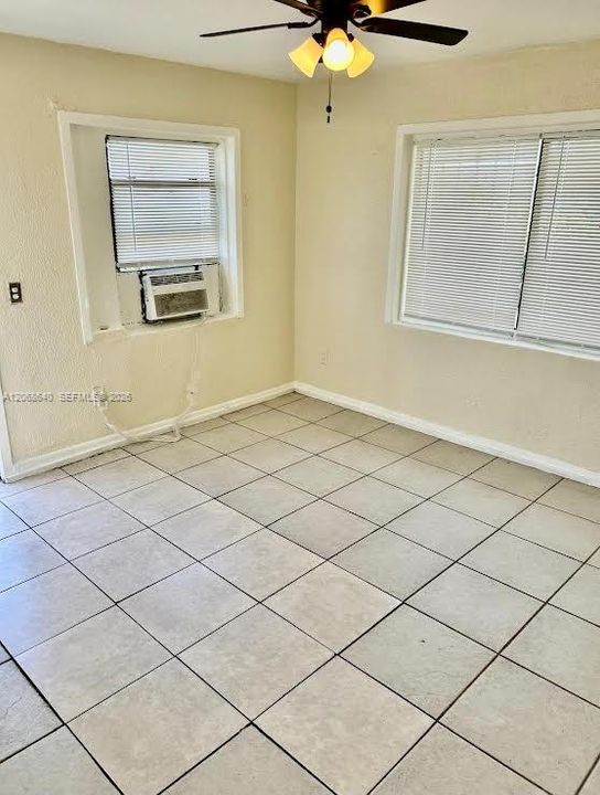 For Rent: $1,475 (1 beds, 1 baths, 1787 Square Feet)