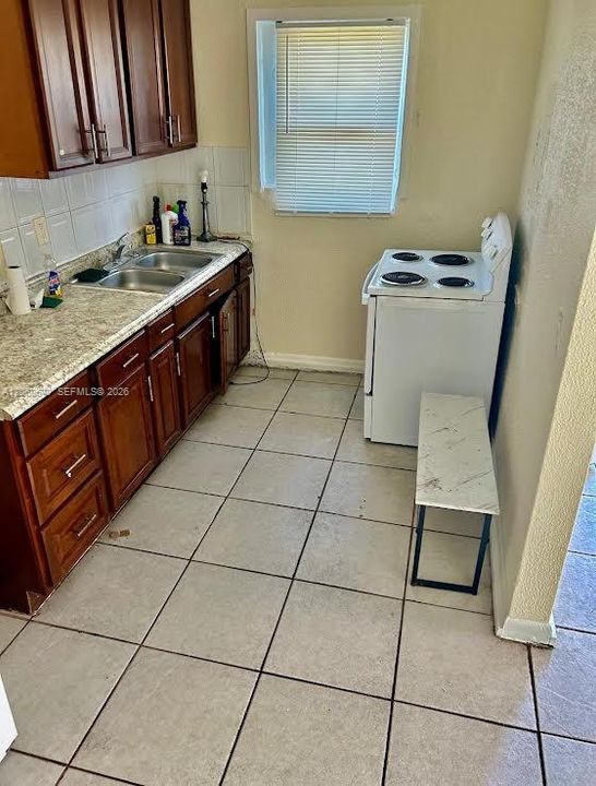 For Rent: $1,475 (1 beds, 1 baths, 1787 Square Feet)