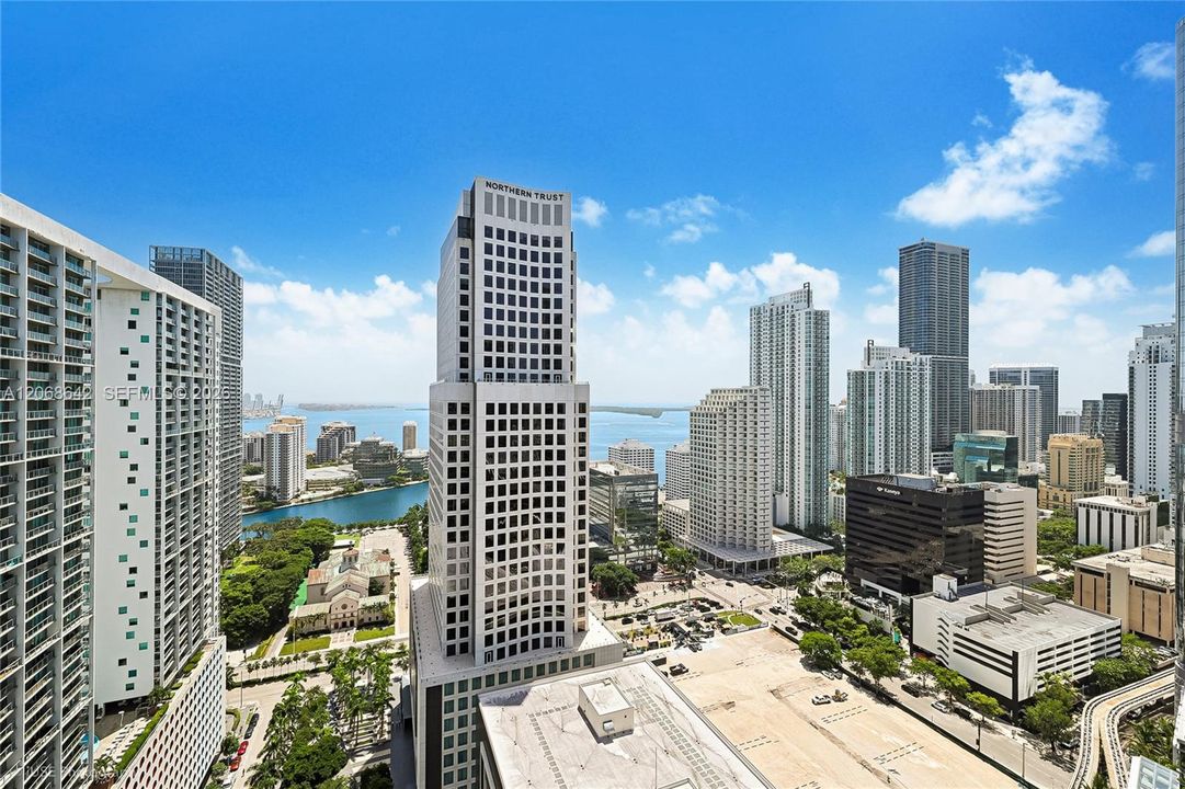 For Sale: $1,040,000 (2 beds, 2 baths, 1373 Square Feet)