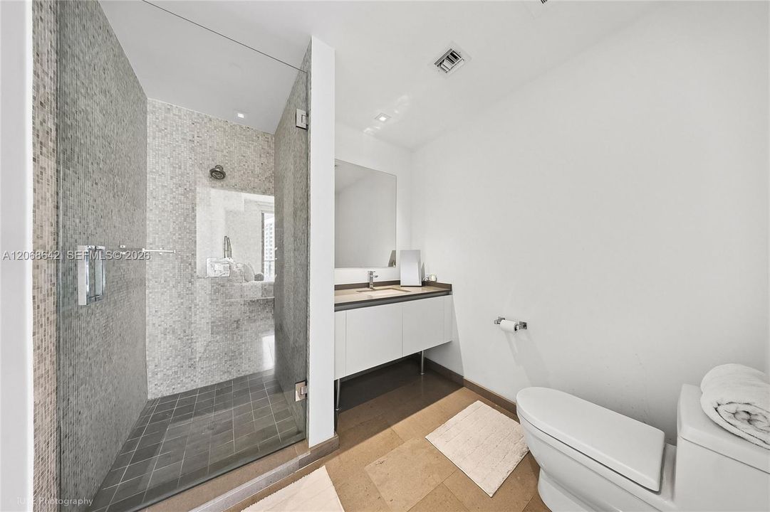 For Sale: $1,040,000 (2 beds, 2 baths, 1373 Square Feet)