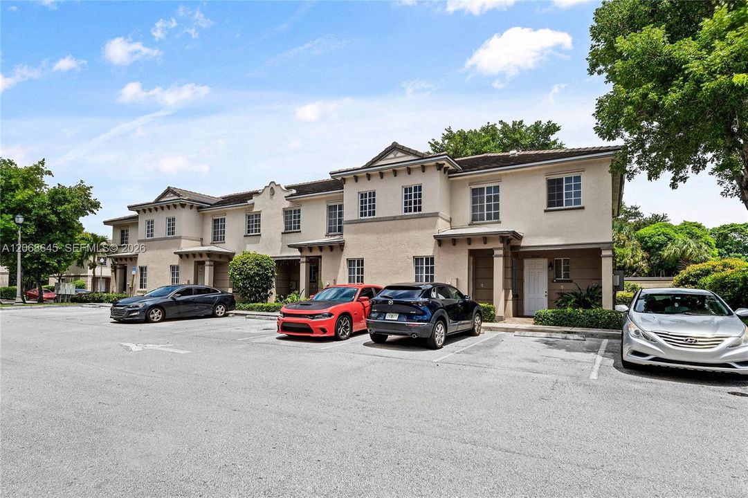 For Sale: $195,000 (3 beds, 2 baths, 1044 Square Feet)
