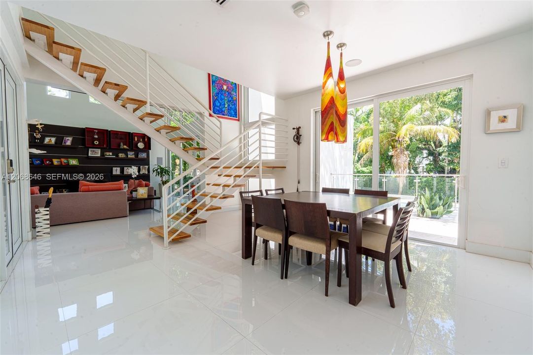 For Sale: $1,700,000 (3 beds, 3 baths, 2436 Square Feet)