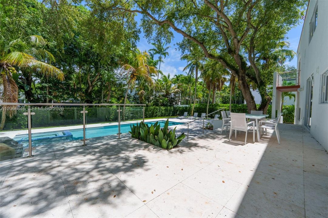 For Sale: $1,700,000 (3 beds, 3 baths, 2436 Square Feet)