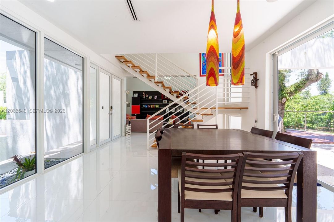 For Sale: $1,700,000 (3 beds, 3 baths, 2436 Square Feet)