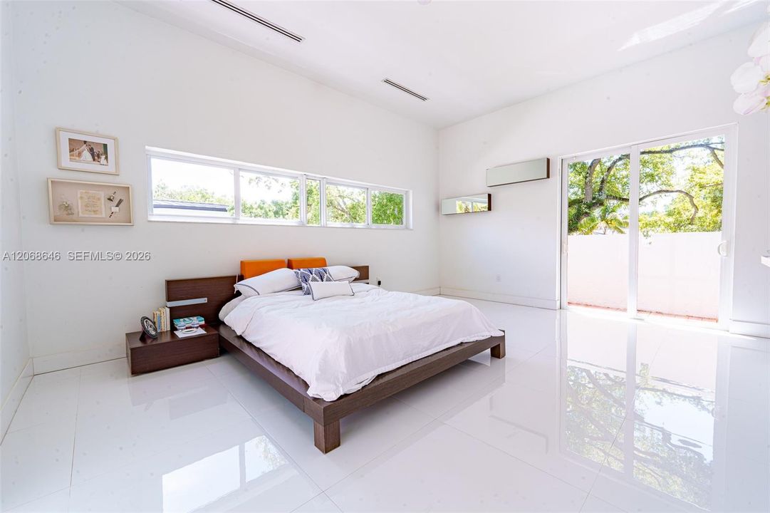 For Sale: $1,700,000 (3 beds, 3 baths, 2436 Square Feet)