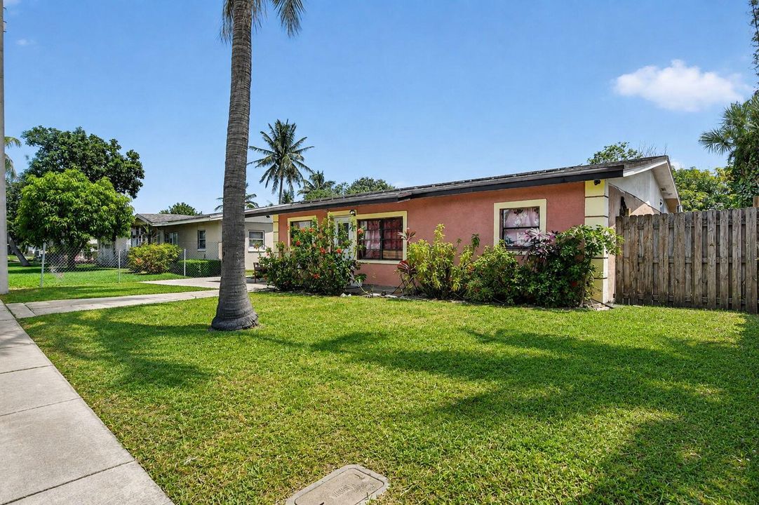 2-web-or-mls-816 SW 3rd CT (7)