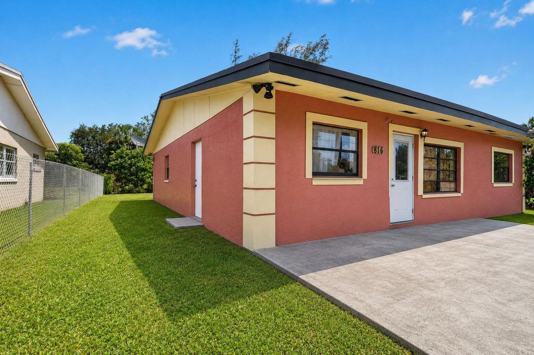 3-web-or-mls-816 SW 3rd CT (5)