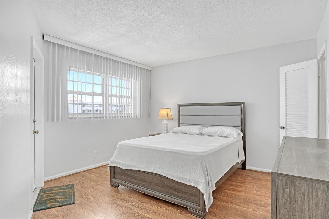 Guest Bedroom w/ private door