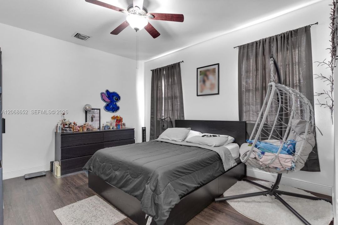 En Venta: $348,000 (3 camas, 3 baños, 1378 Pies cuadrados)