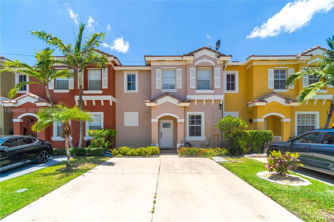 En Venta: $348,000 (3 camas, 3 baños, 1378 Pies cuadrados)