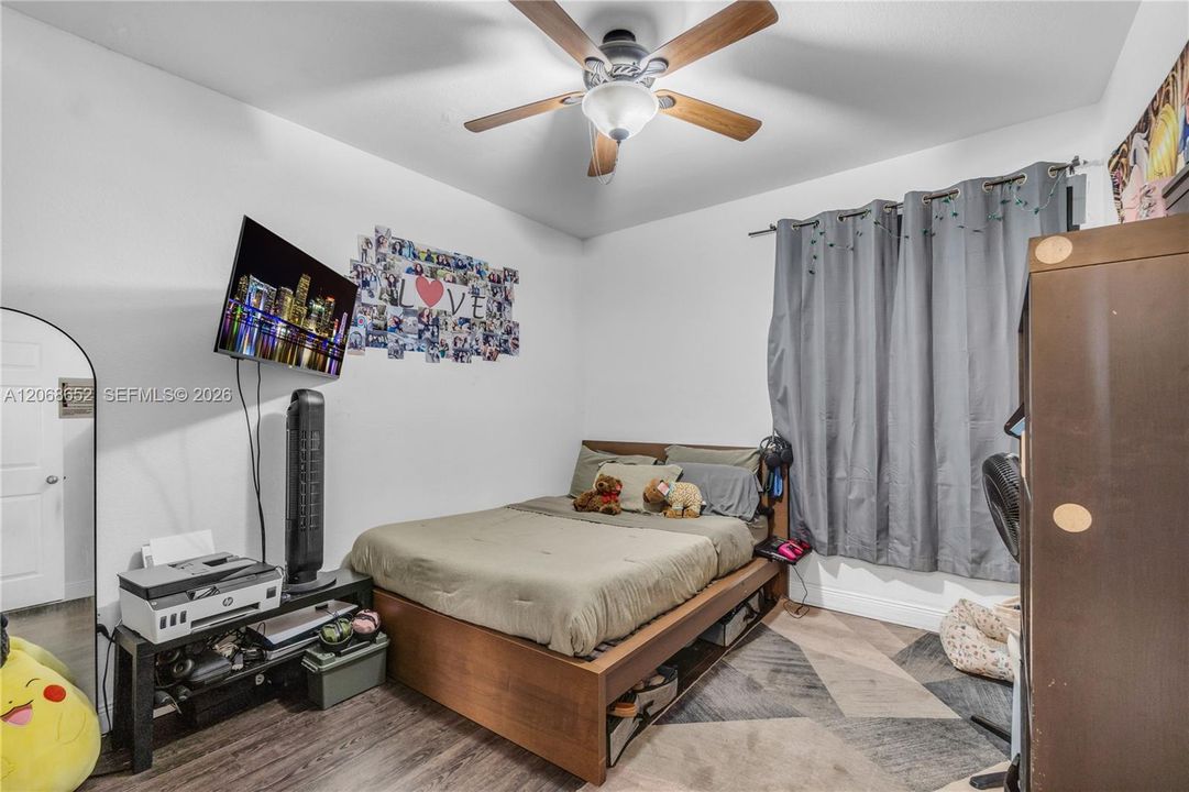 En Venta: $348,000 (3 camas, 3 baños, 1378 Pies cuadrados)