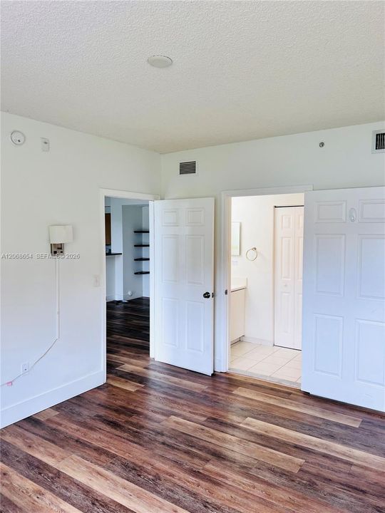 Recently Rented: $2,500 (3 beds, 2 baths, 1132 Square Feet)