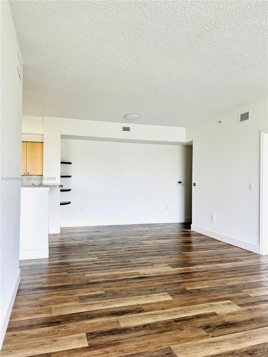 Recently Rented: $2,500 (3 beds, 2 baths, 1132 Square Feet)