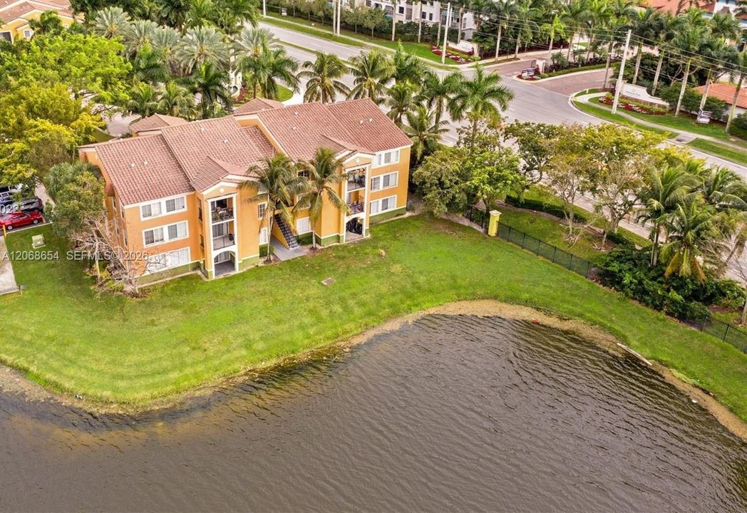 Recently Rented: $2,500 (3 beds, 2 baths, 1132 Square Feet)