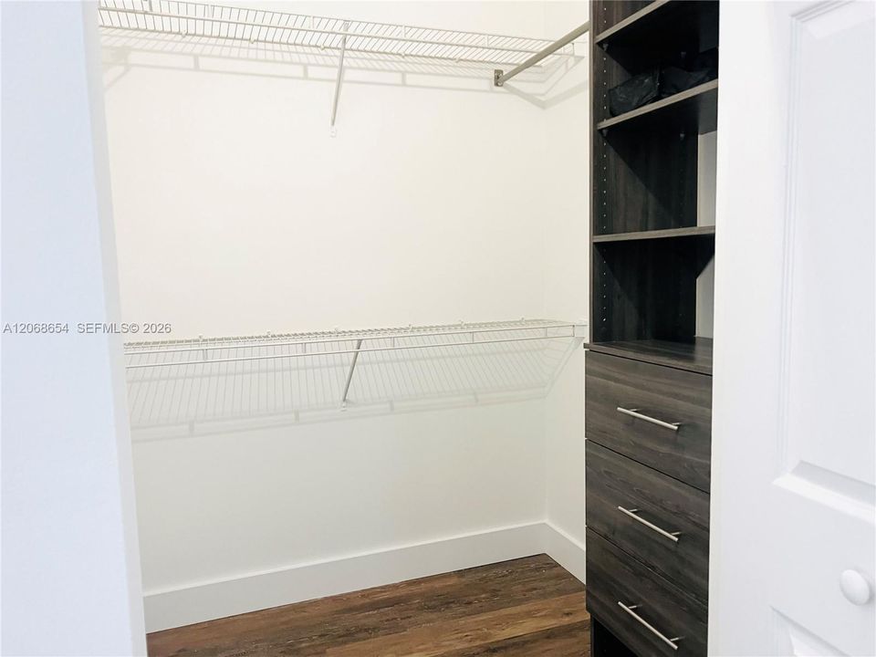 Recently Rented: $2,500 (3 beds, 2 baths, 1132 Square Feet)