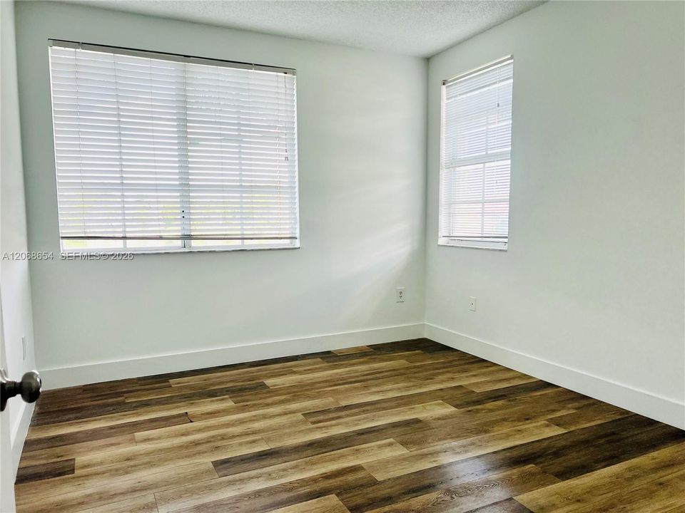 Recently Rented: $2,500 (3 beds, 2 baths, 1132 Square Feet)