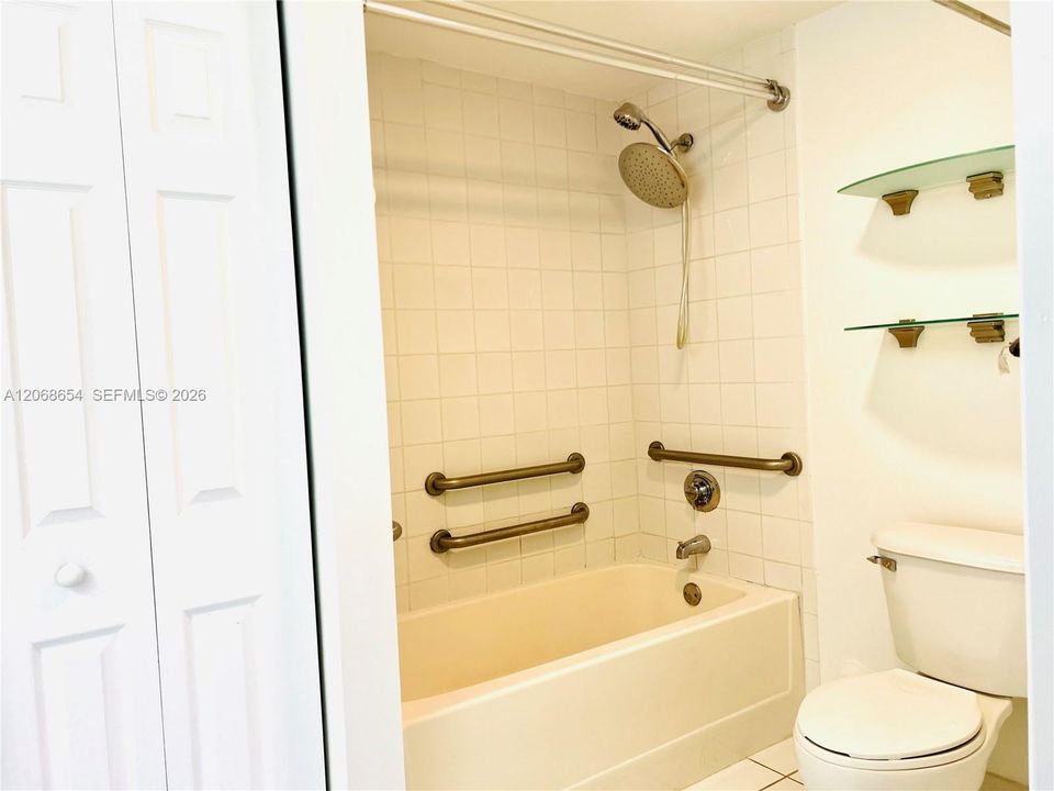 Recently Rented: $2,500 (3 beds, 2 baths, 1132 Square Feet)