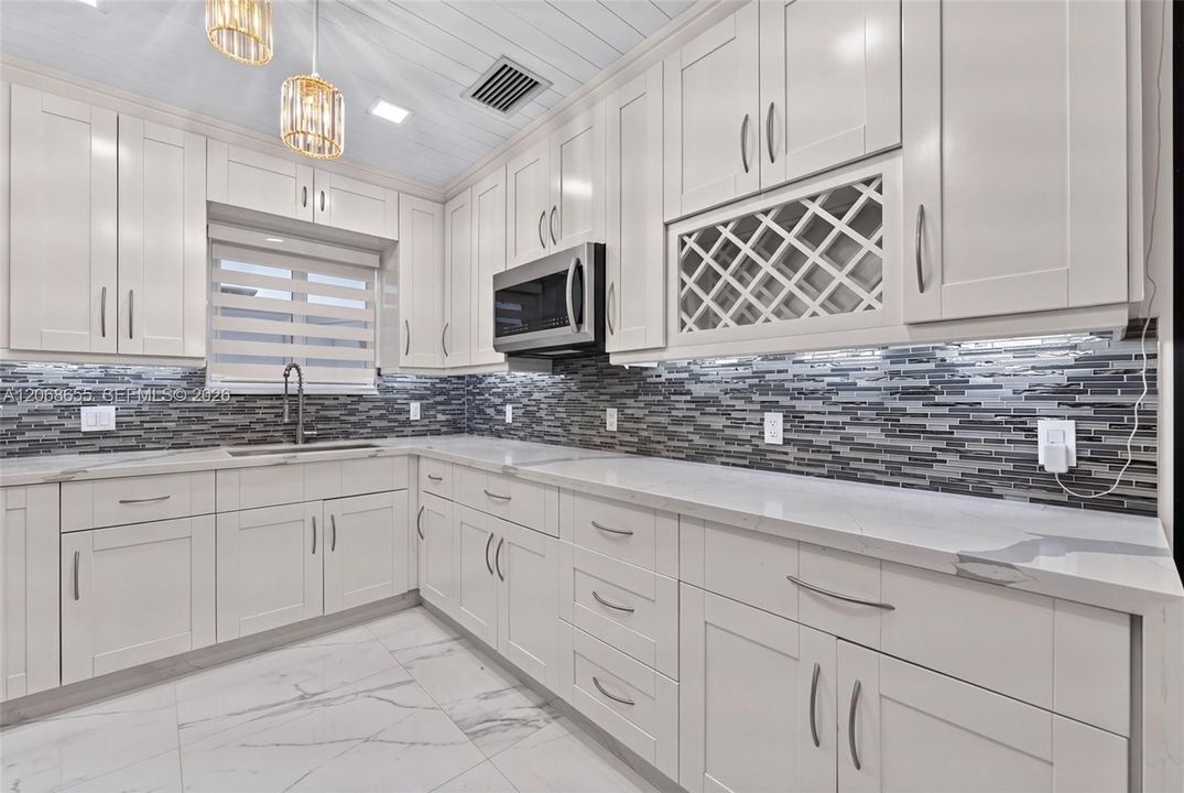 For Sale: $895,000 (5 beds, 3 baths, 2293 Square Feet)