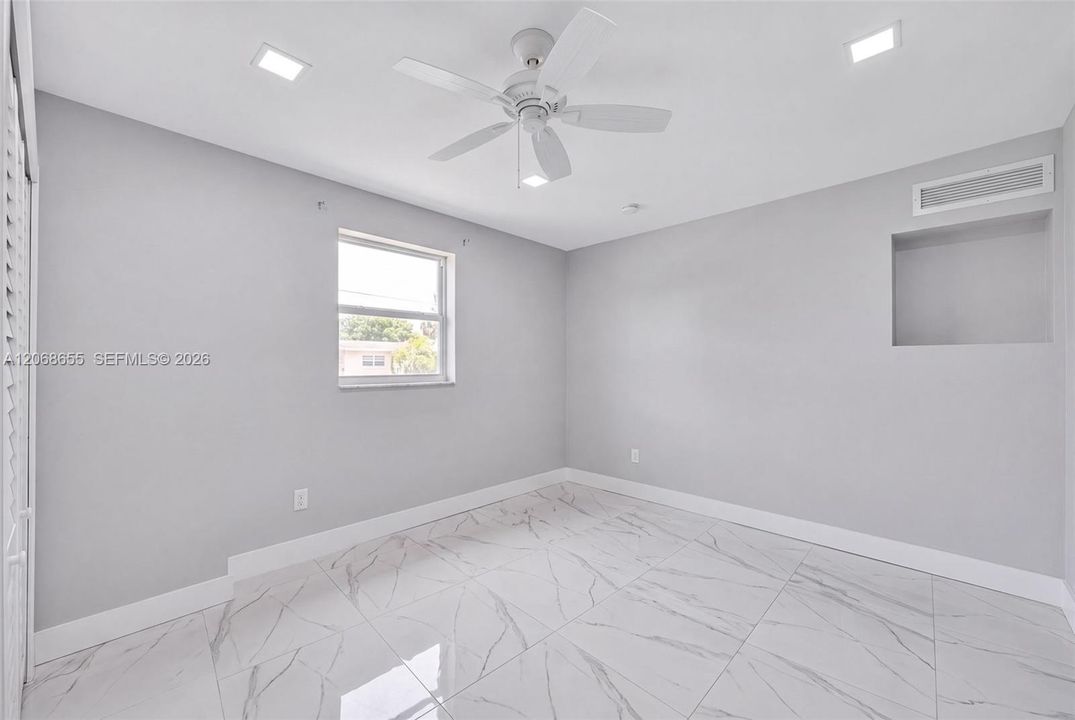 For Sale: $895,000 (5 beds, 3 baths, 2293 Square Feet)