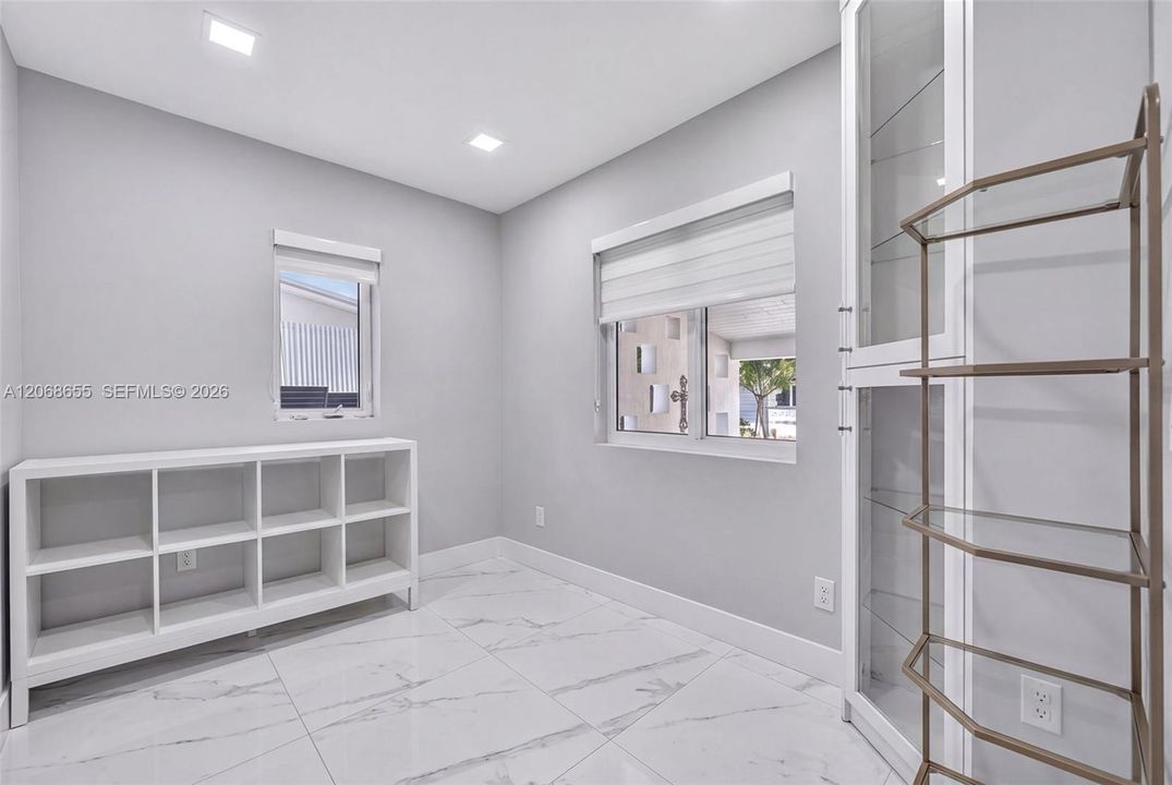For Sale: $895,000 (5 beds, 3 baths, 2293 Square Feet)