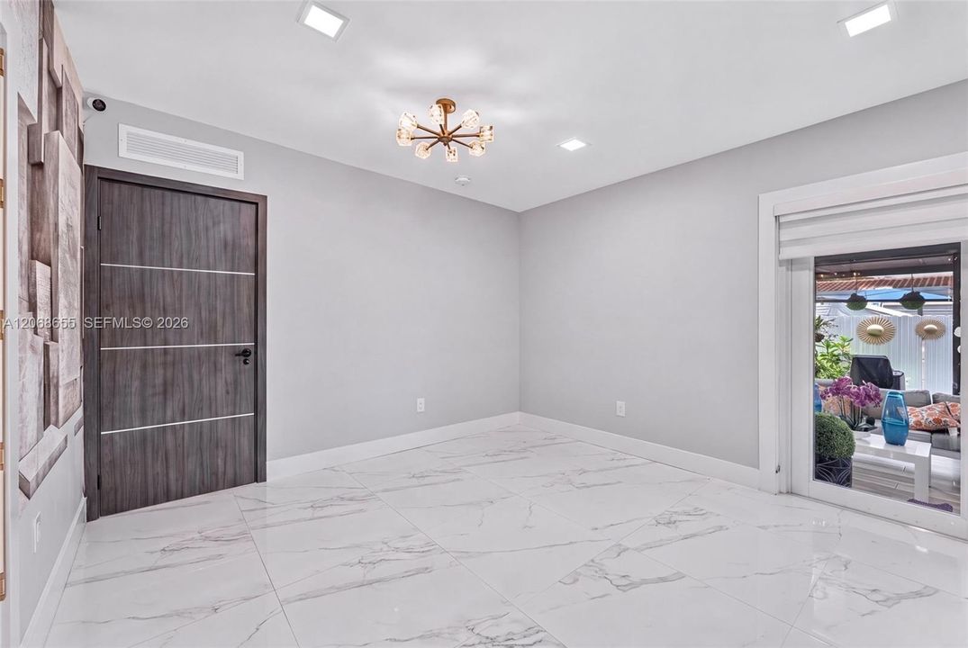 For Sale: $895,000 (5 beds, 3 baths, 2293 Square Feet)