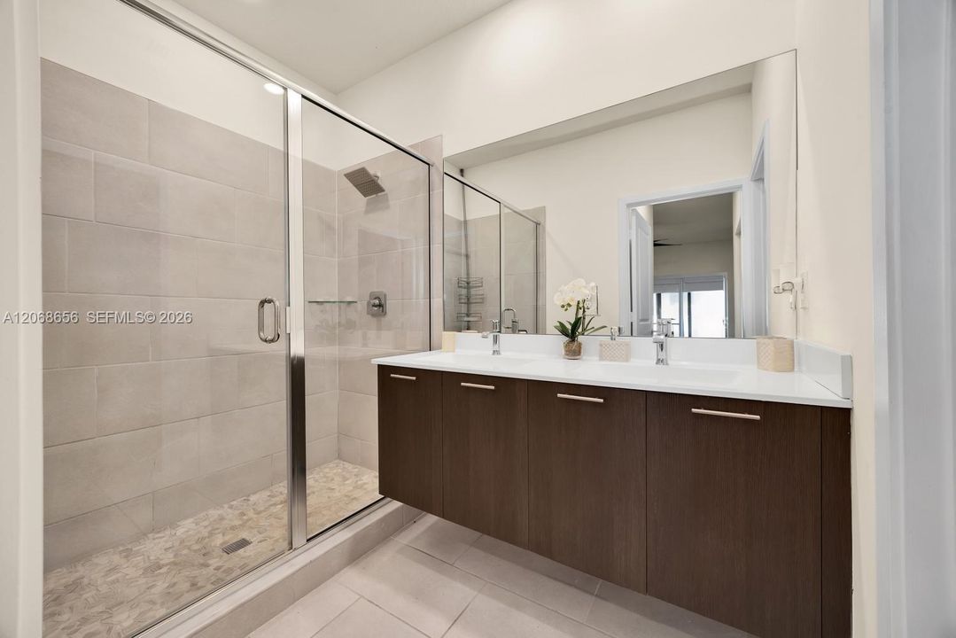 For Sale: $680,000 (3 beds, 2 baths, 1424 Square Feet)
