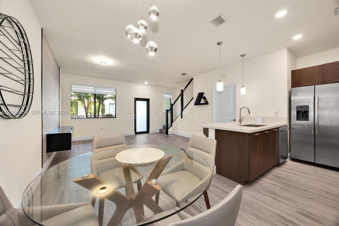 For Sale: $680,000 (3 beds, 2 baths, 1424 Square Feet)