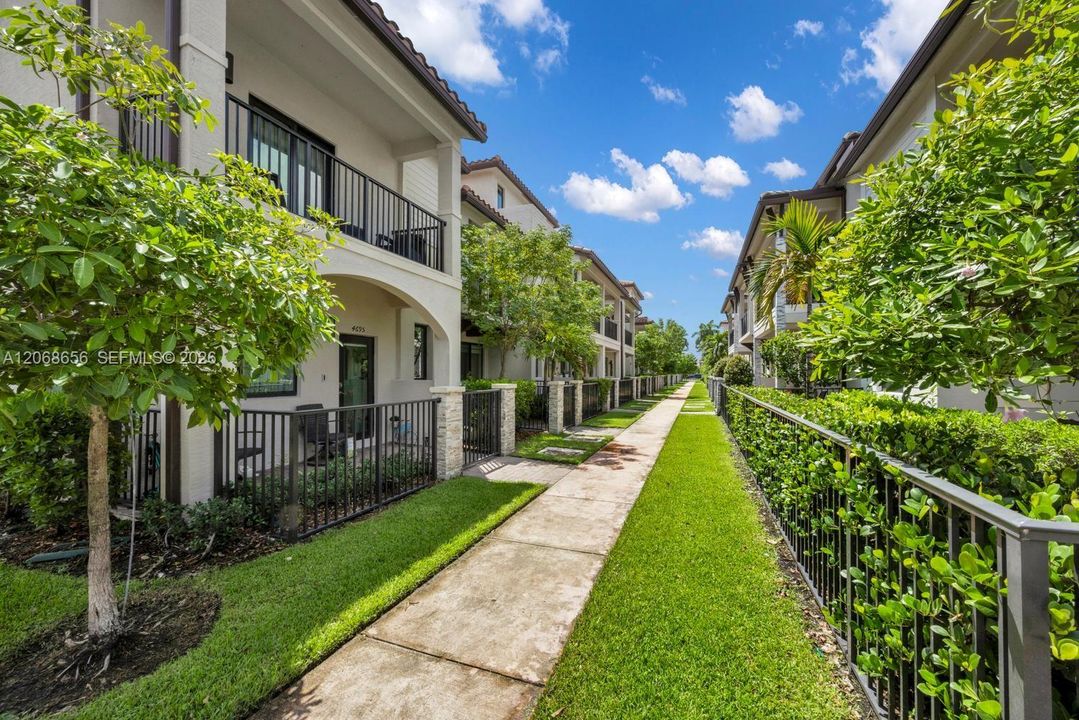 For Sale: $680,000 (3 beds, 2 baths, 1424 Square Feet)