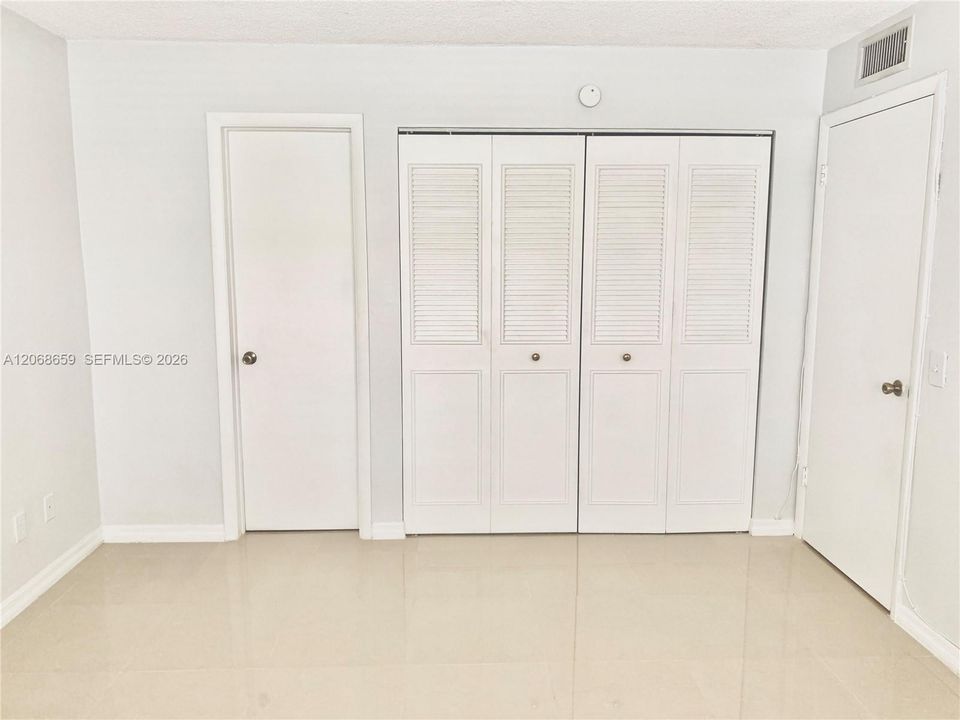 For Rent: $1,900 (2 beds, 2 baths, 856 Square Feet)