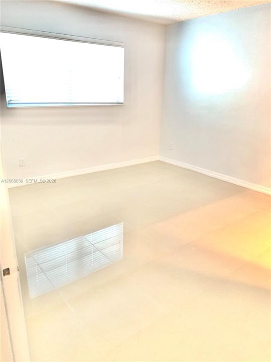 For Rent: $1,900 (2 beds, 2 baths, 856 Square Feet)