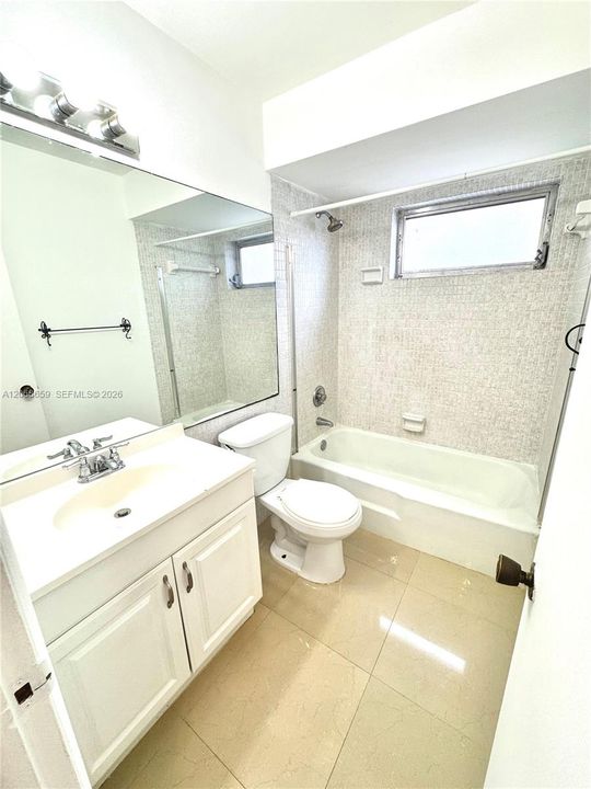 For Rent: $1,900 (2 beds, 2 baths, 856 Square Feet)
