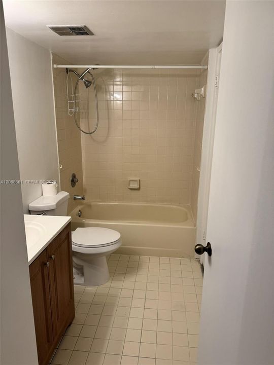 En Venta: $310,000 (2 camas, 2 baños, 1040 Pies cuadrados)