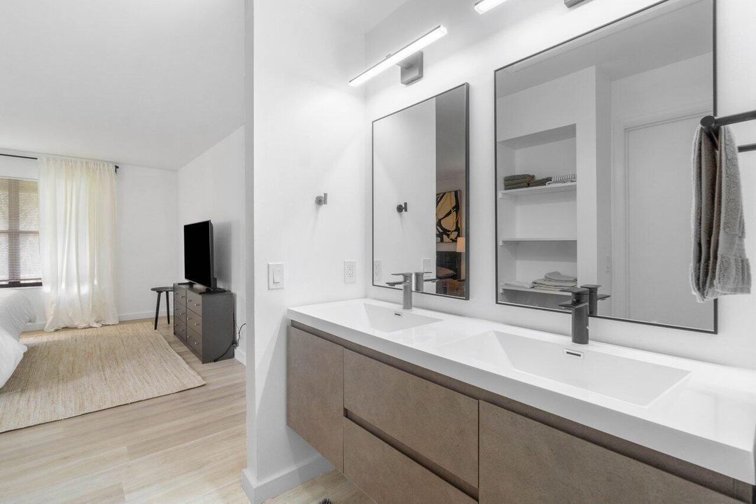 Master restroom