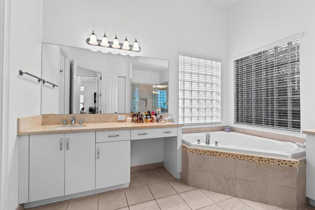 33-web-or-mls-A7401323