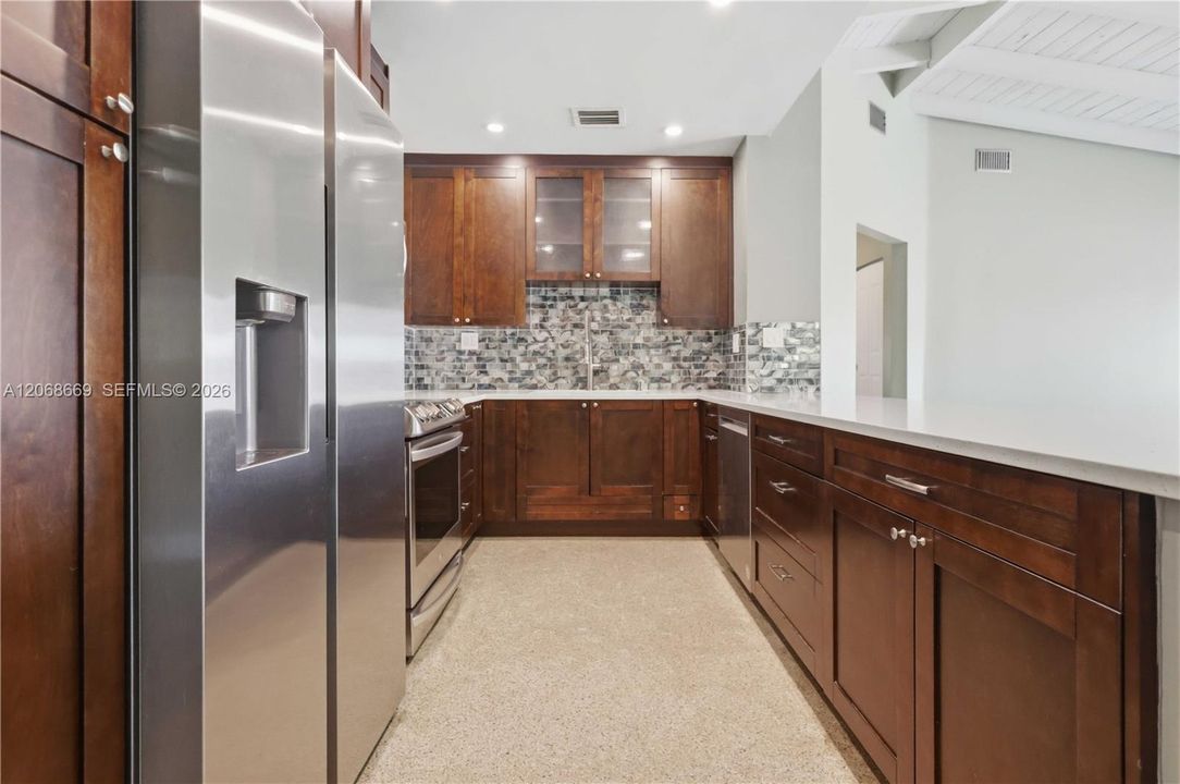 For Sale: $420,000 (3 beds, 2 baths, 1000 Square Feet)