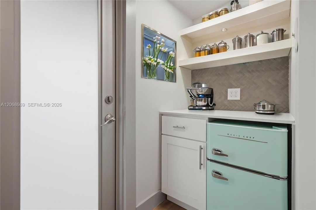 For Sale: $420,000 (3 beds, 2 baths, 1000 Square Feet)