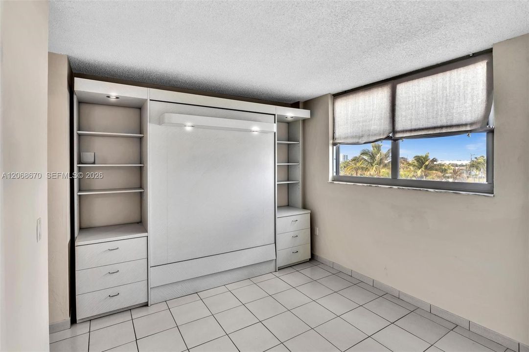 For Sale: $660,000 (2 beds, 2 baths, 1024 Square Feet)