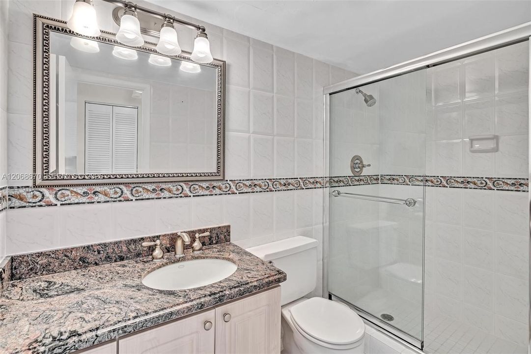 For Sale: $660,000 (2 beds, 2 baths, 1024 Square Feet)
