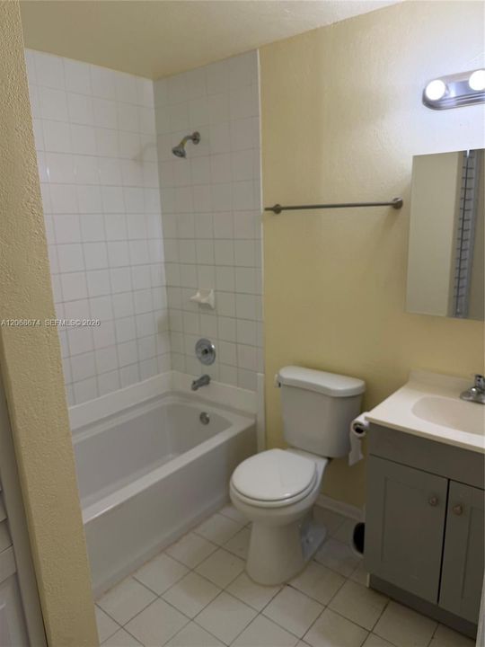 For Sale: $295,000 (2 beds, 2 baths, 875 Square Feet)