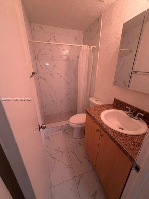For Sale: $295,000 (2 beds, 2 baths, 875 Square Feet)