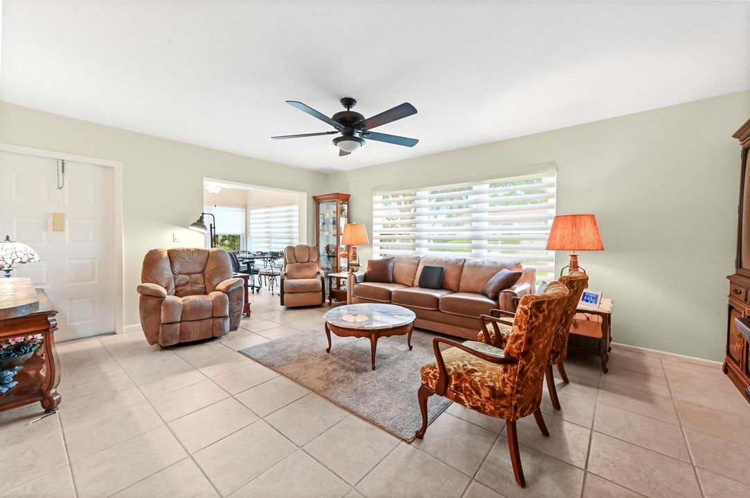 06 Living room 02