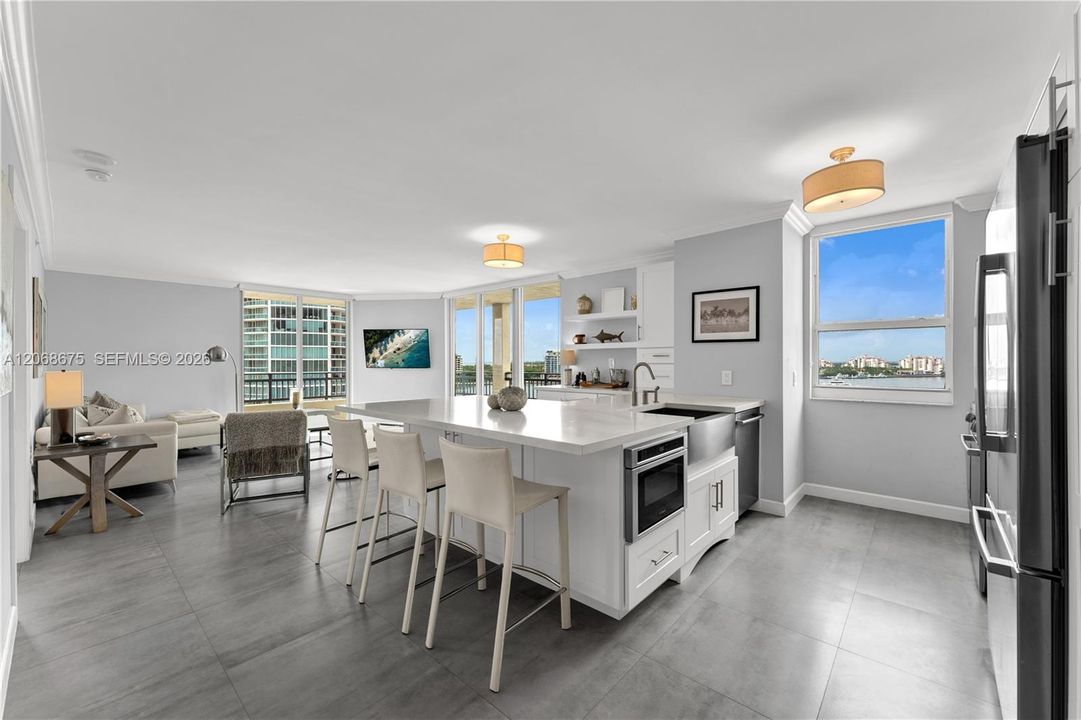 For Sale: $1,670,000 (2 beds, 2 baths, 1130 Square Feet)