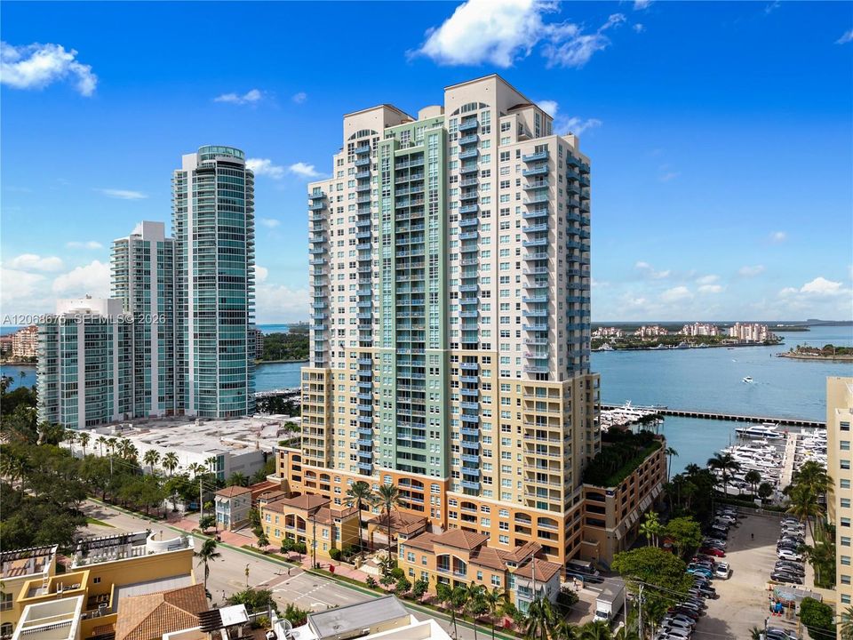 For Sale: $1,670,000 (2 beds, 2 baths, 1130 Square Feet)