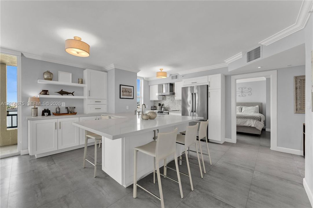 For Sale: $1,670,000 (2 beds, 2 baths, 1130 Square Feet)