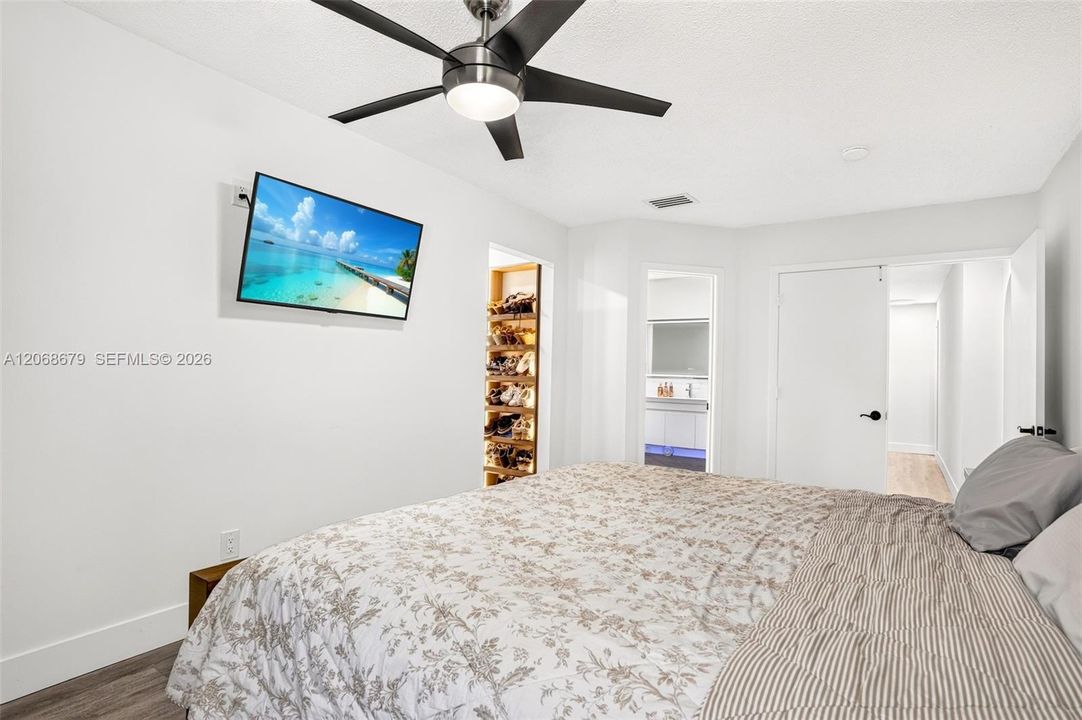 En Venta: $789,000 (5 camas, 3 baños, 2047 Pies cuadrados)