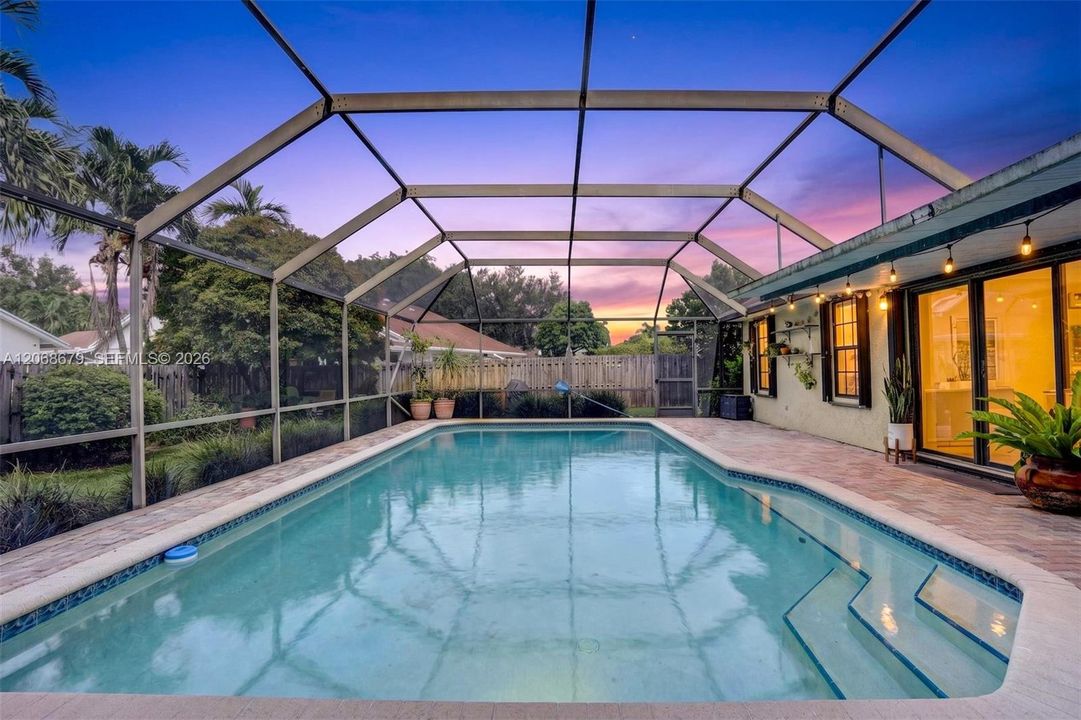 En Venta: $789,000 (5 camas, 3 baños, 2047 Pies cuadrados)
